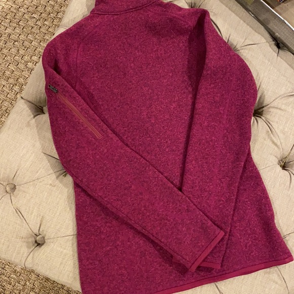 Patagonia. XS 1/4 zip. Fleece Worn once - Picture 3 of 3